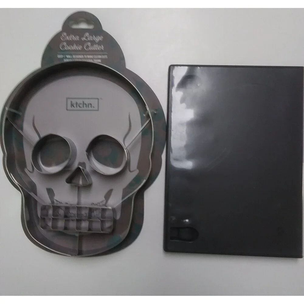 NWT 2 Stainless Steel XL Cookie Cutters Skeleton and Pumpkin